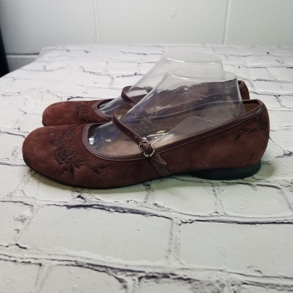 BeautiFeel suede embroidered mary janes - Picture 3 of 15